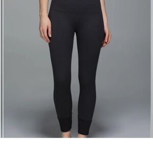 Lululemon high stretch ebb to street crop size 4